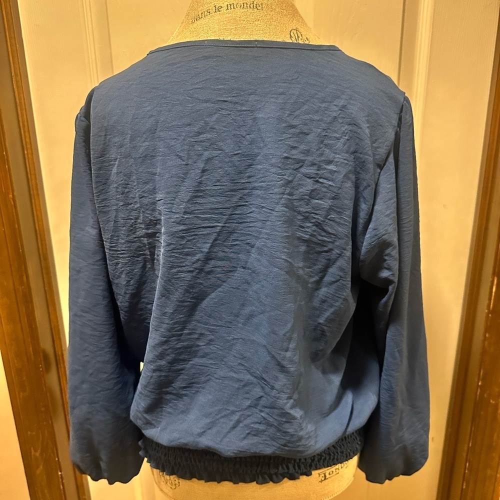 Women's Blue Top - Picture 3 of 5